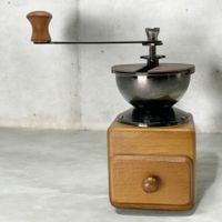 Moulin à café manuel HARIO en bois et métal