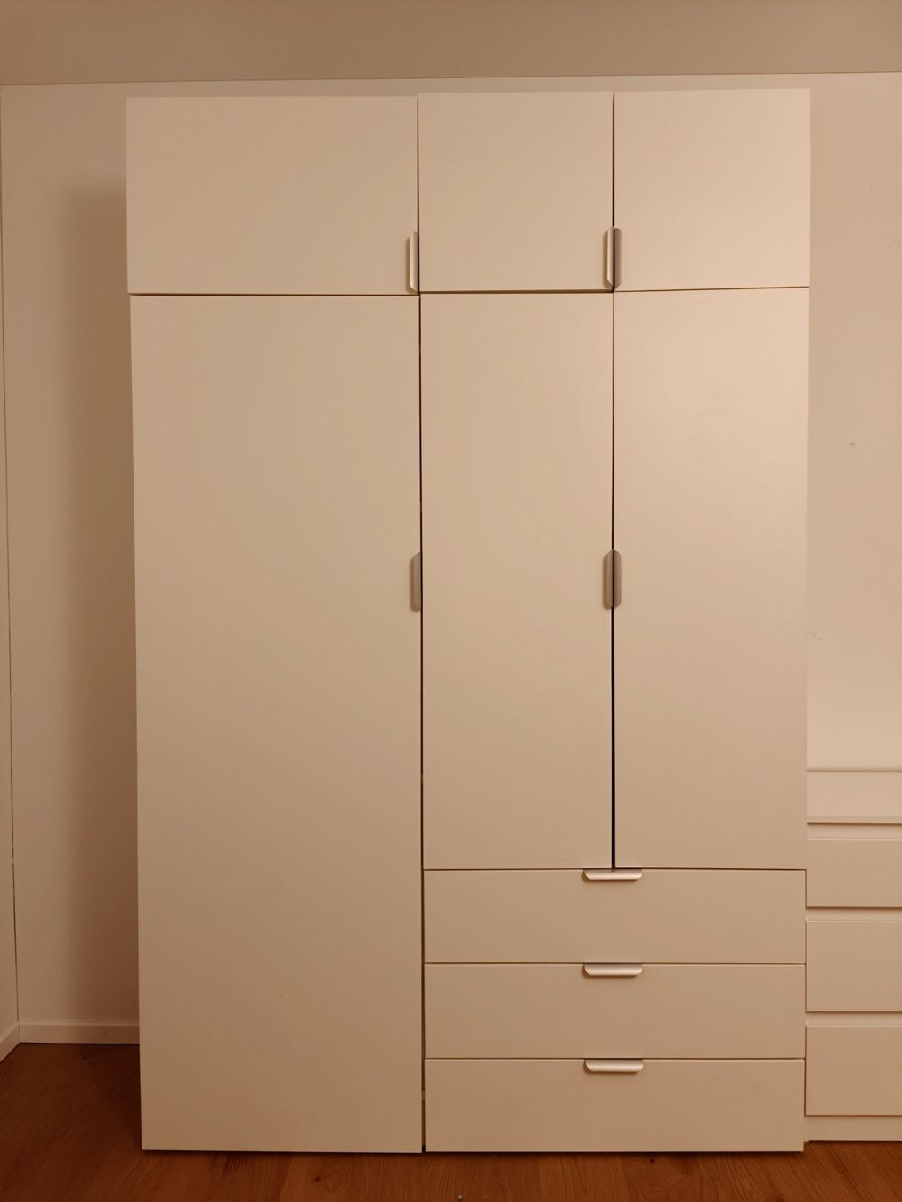 Schränke: Schrank aus 4 teilen – Gebraucht aus Adligenswil von ser_6mpq