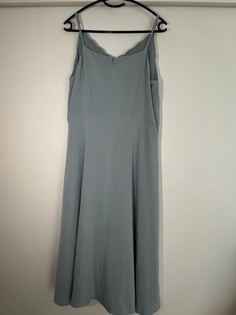 schönes grünes Sommerkleid
