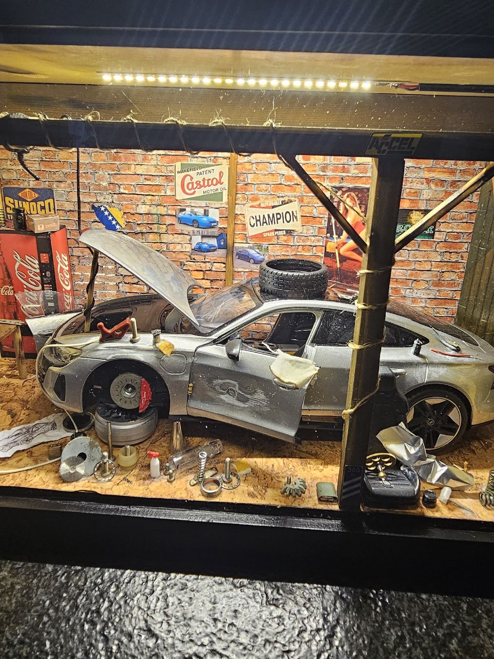 Jaguar Modellini d'auto: Modellauto Jaguar E-Type Coupe 1:18 – Difettoso da Obergerlafingen venduto da 88MPH 7