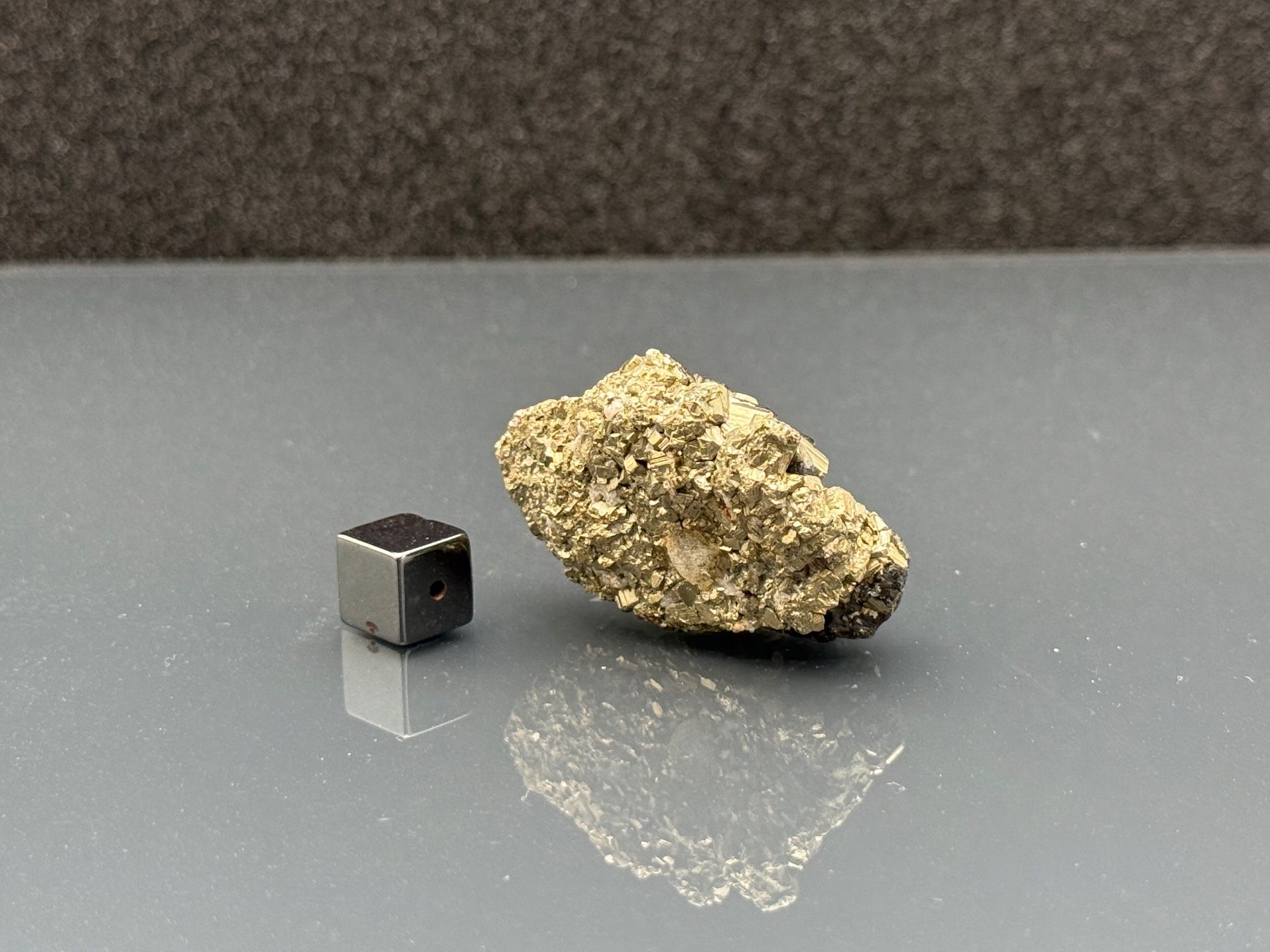 Mineralien & Heilsteine: Pyrite brut cluster cubes - Mineral – Gebraucht aus Vésenaz von RMShop 3