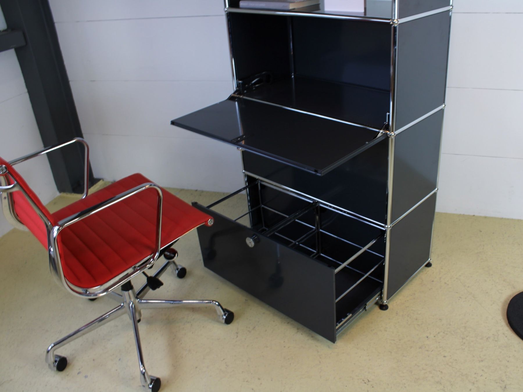 USM Scaffali: USM Haller Highboard | Anthrazitgrau | Neuwertig – Usato da Meinisberg venduto da atelier_TILIJA 3