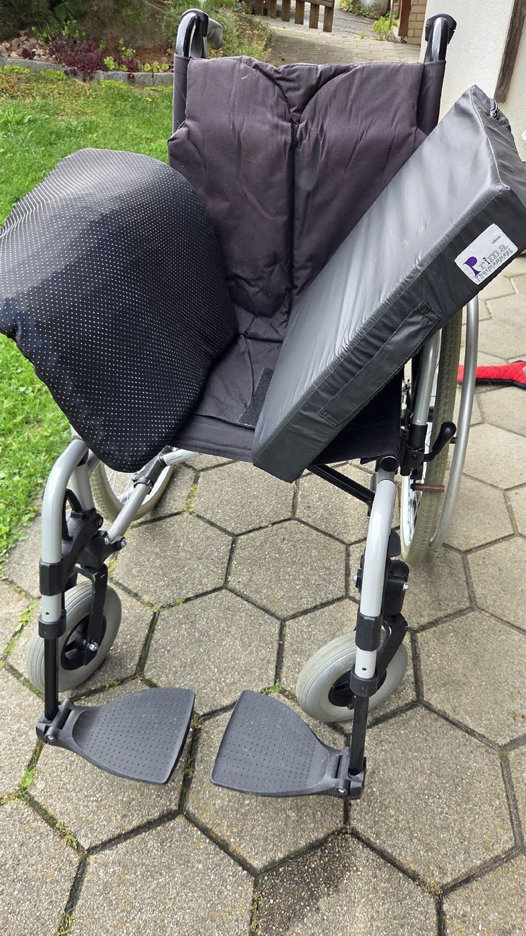 Chaises roulantes: Ottobock Rollstuhl – D'occasion à Pfeffikon LU par Spiderpig1991 3