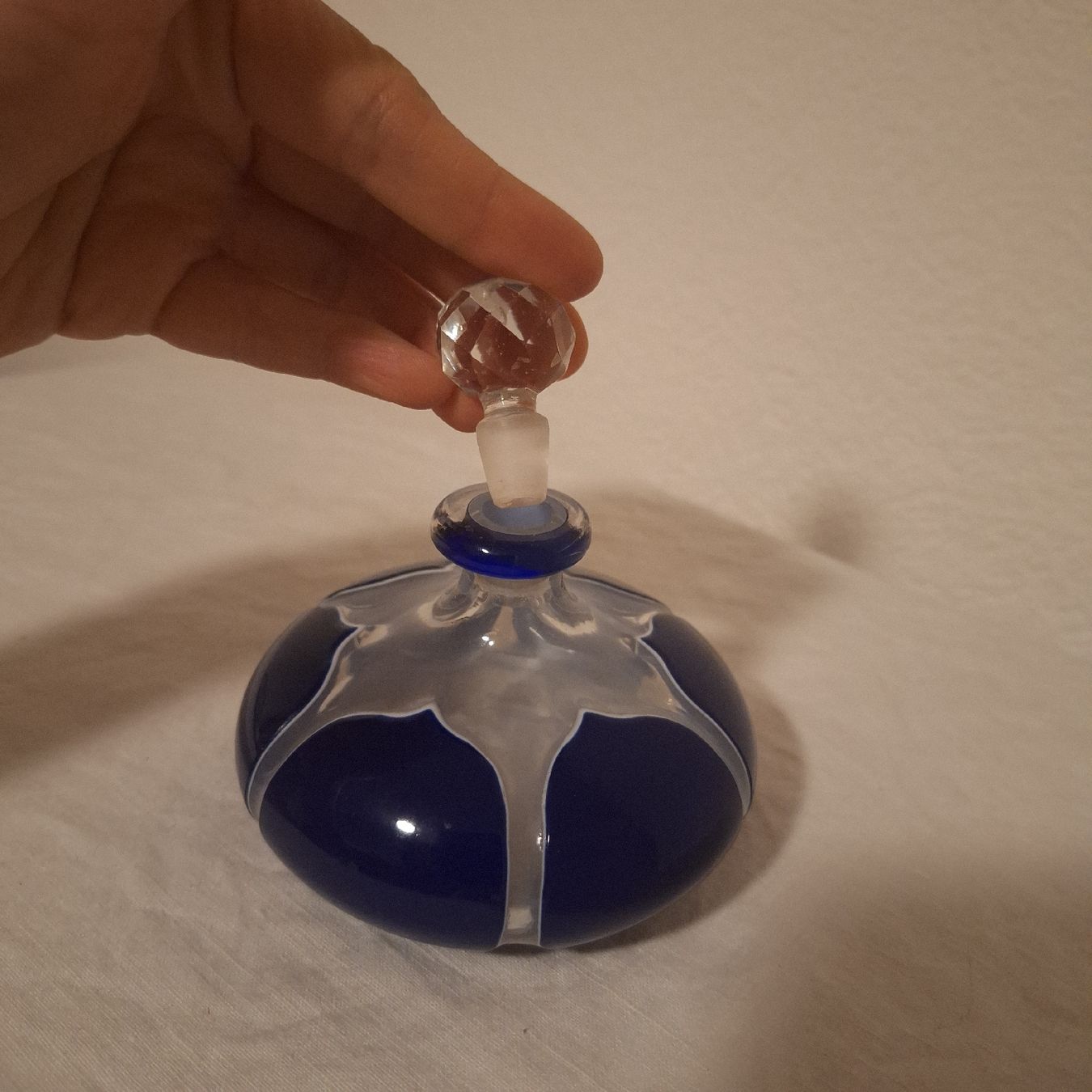Flaconi: Versand möglich.  Schöner Glas Flakon, Flakon, Parfum – Usato da Winterthur venduto da Goldpipau 6