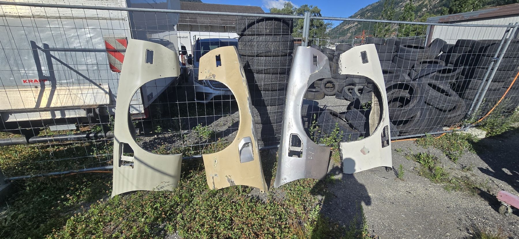 Tutti pezzi di ricambio auto: Pontiac Firebird Kotflügel – Usato da Visp venduto da sir_6vjr