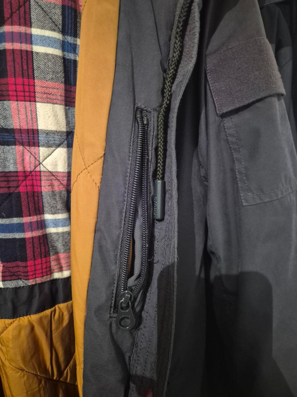 Khujo Jacken: Khujo Winterjacke  Gr. M – Gebraucht aus Laupen BE von ctr_2nct 2