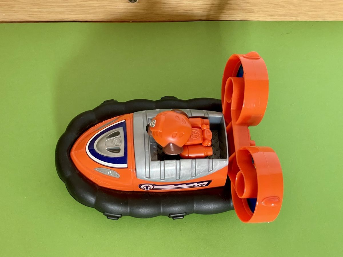 Spielzeuge: Paw Patrol Zuma Hovercraft mit Figur – Gebraucht aus Frauenfeld von MailoMaloney 2