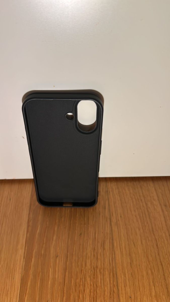 Cover & Protezioni schermo: IPhone 16 Handyhülle Schwarz Top Kondition  – Nuovo (secondo la descrizione) da Grosshöchstetten venduto da and_vb2z