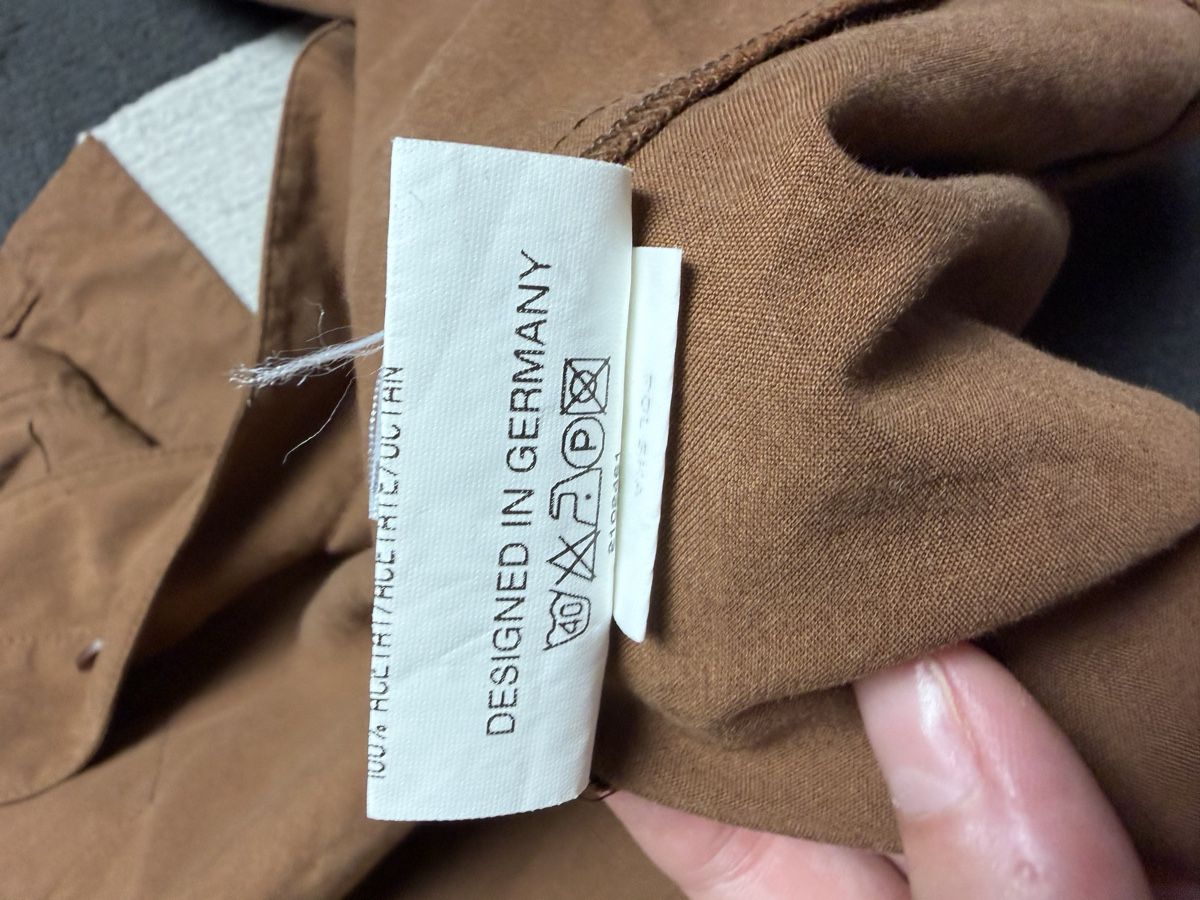 Gilet & Giacche senza maniche: Belted Vest with pockets Brown Size 42 – Usato da Knonau venduto da Grapesvintage 3