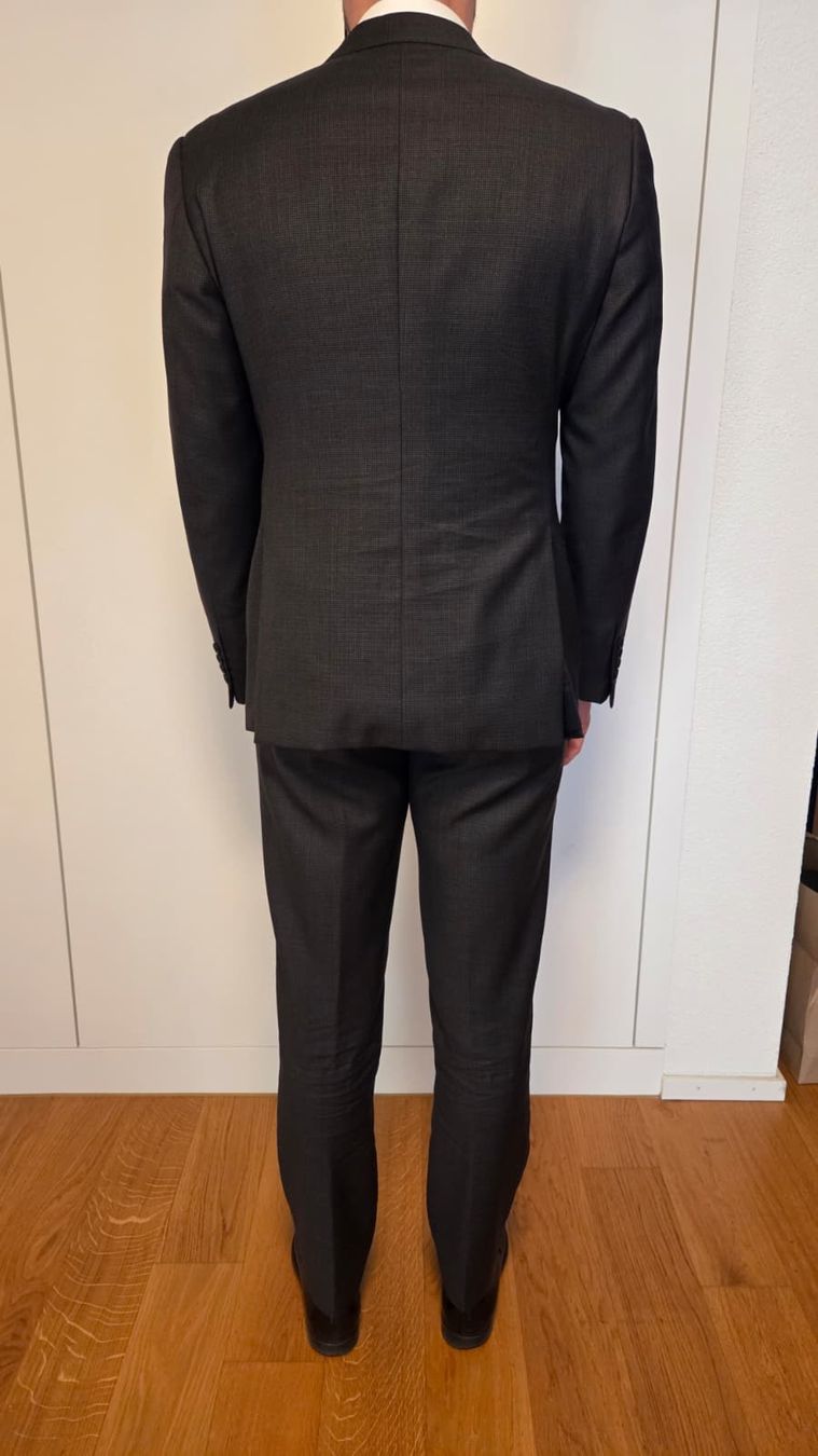 Armani Completi: Armani suit – Usato da Zürich venduto da reg_vvr6 5
