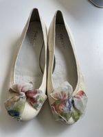 Geox Respira Ballerinas, Gr. 40, Creme mit Blumenapplikation