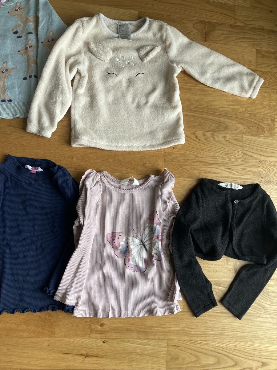 Lotti & Set di vestiti: Mädchen Kleidungspaket Gr 98/104 – Usato da Staad SG venduto da gab_7dr9 4