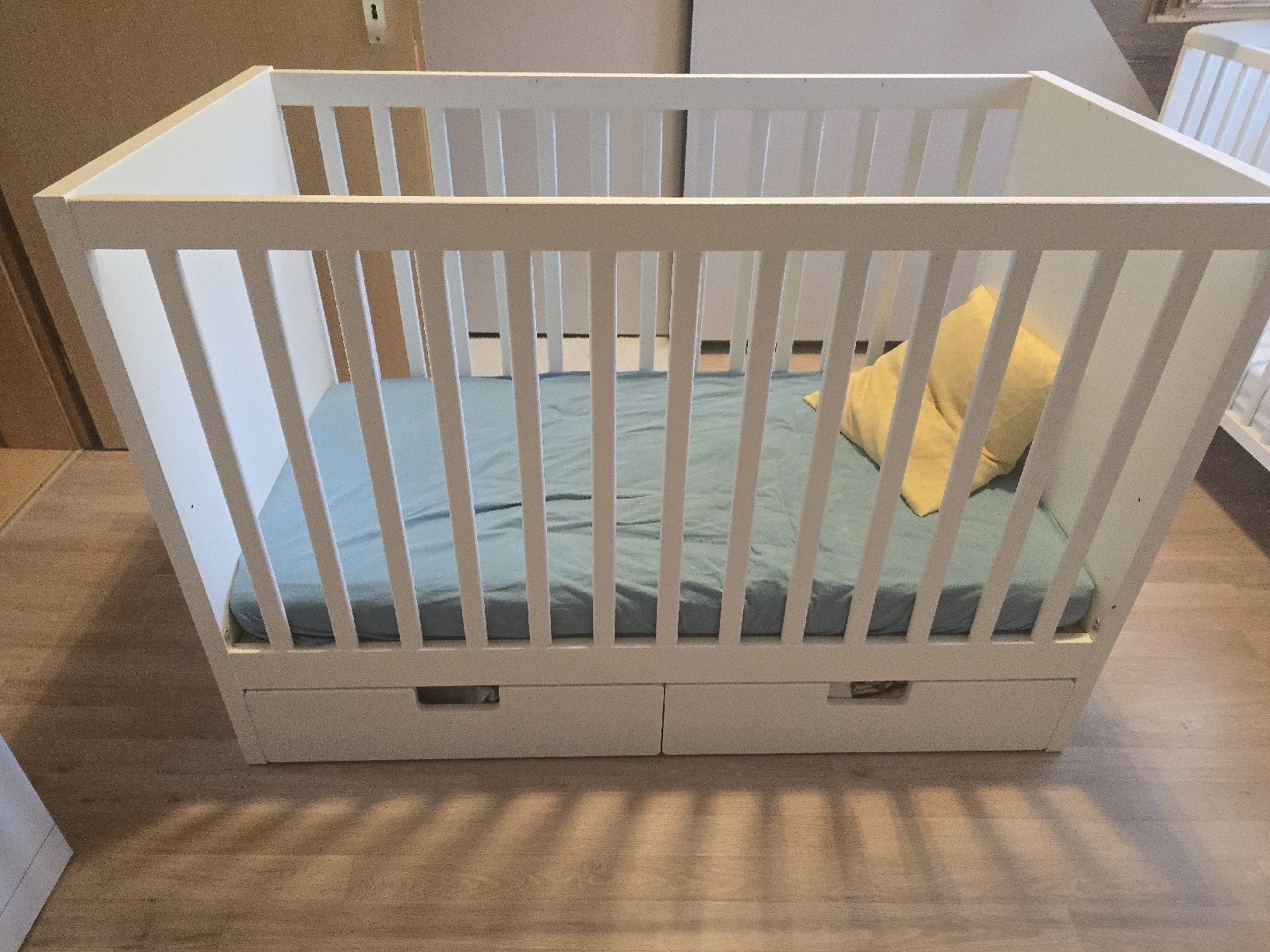 Lits: baby cot with drawers – D'occasion à Bönigen par kar_r7cp 1