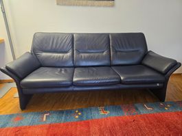 Sofa dunkelblau Leder mit Hocker guter Zustand