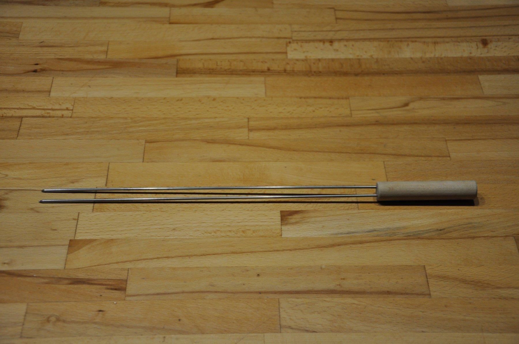 Accessori per grill: Spiess Metergrill mit Holzgriff – Nuovo (secondo la descrizione) da Wuppenau venduto da patrick-buehler