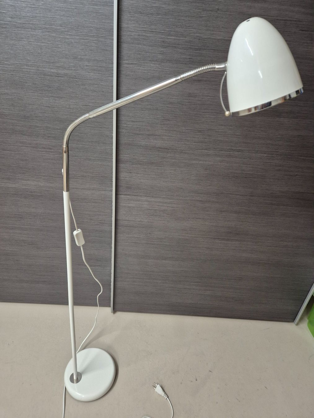 Lampen: Stehlampe, weiss – Gebraucht aus Oetwil am See von 980dieter 4