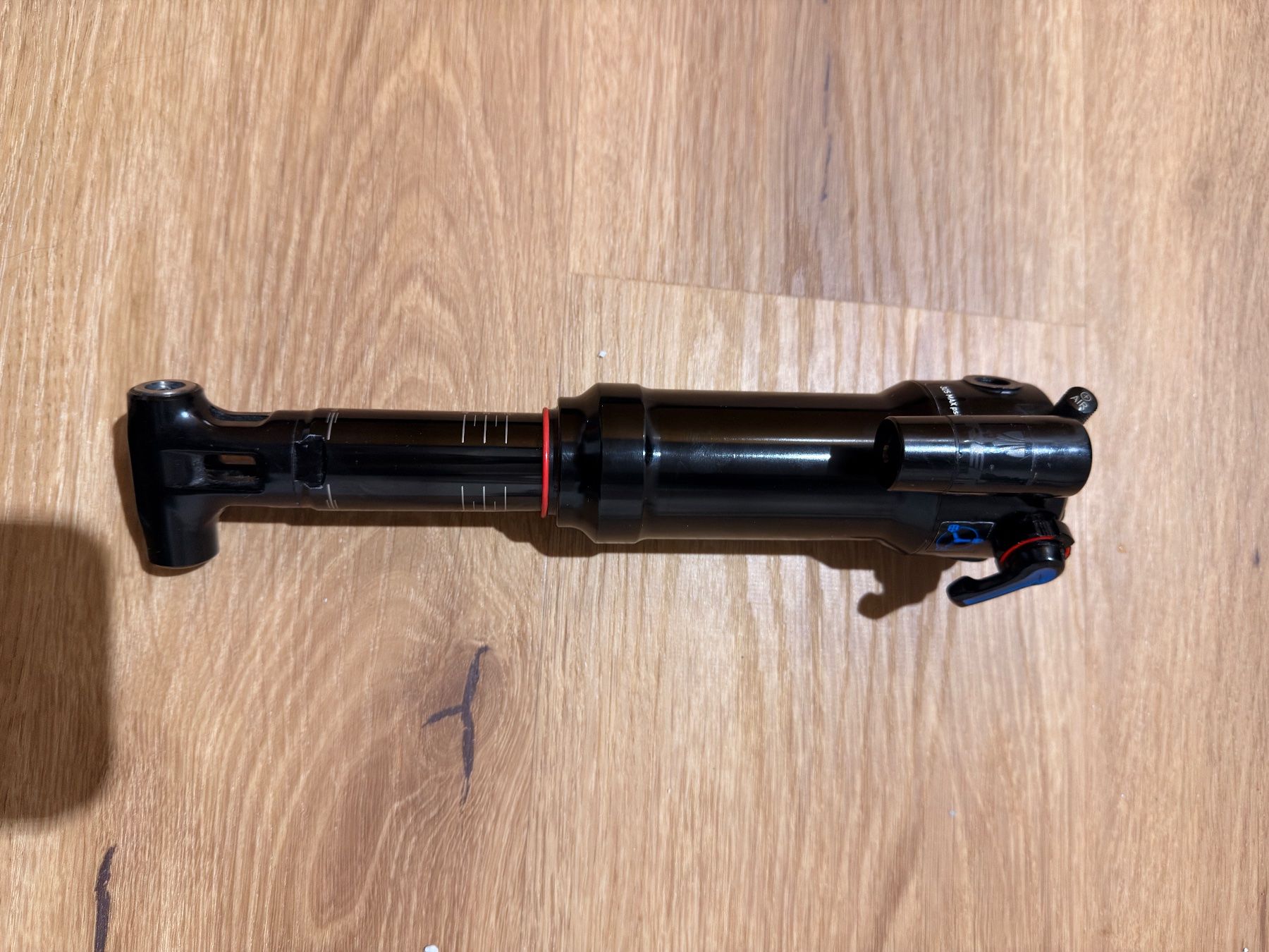 Rockshox Pezzi di ricambio: Rock Shox Deluxe RT3, 3-Positionen-Dämpfer – Usato da Schaffhausen venduto da the_6kry