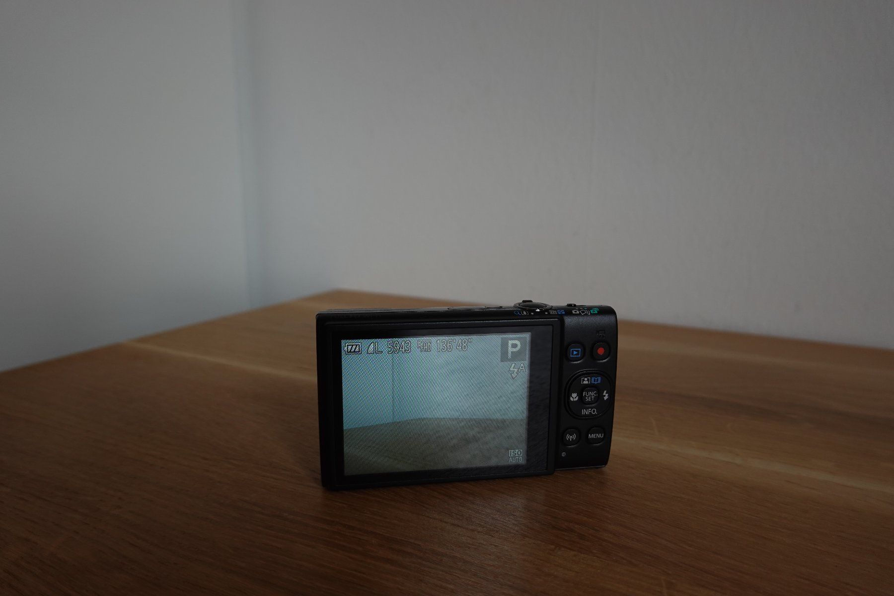 Canon Fotocamera: Canon ixus 285 HS OVP - Schwarz – Nuovo e nell'imballaggio originale da Fribourg venduto da mar_9vlt 7