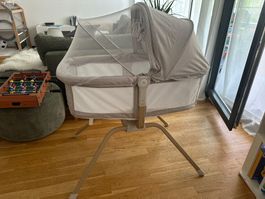 Babywippe mit Moskitonetz