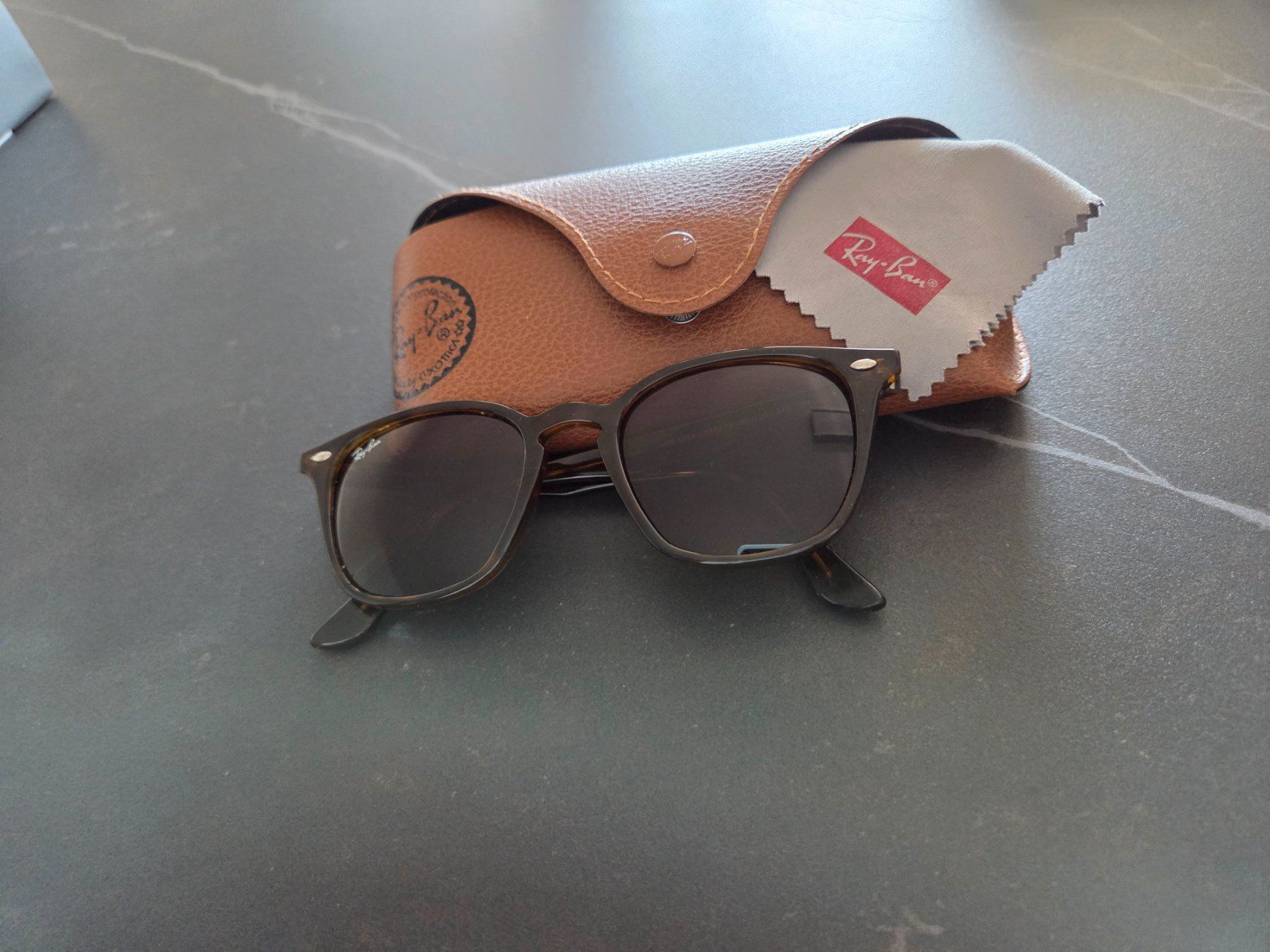 Ray-Ban Lunettes & Verres: Ray-Ban RB4258 – D'occasion à Rüti ZH par nad_bzv2