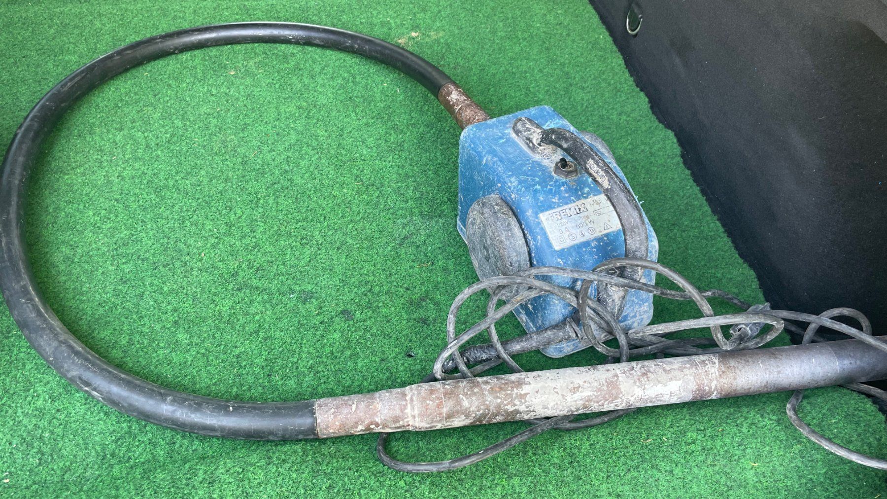 Tutte le macchine: Betonvibrator – Usato da Sisseln AG venduto da Benno72