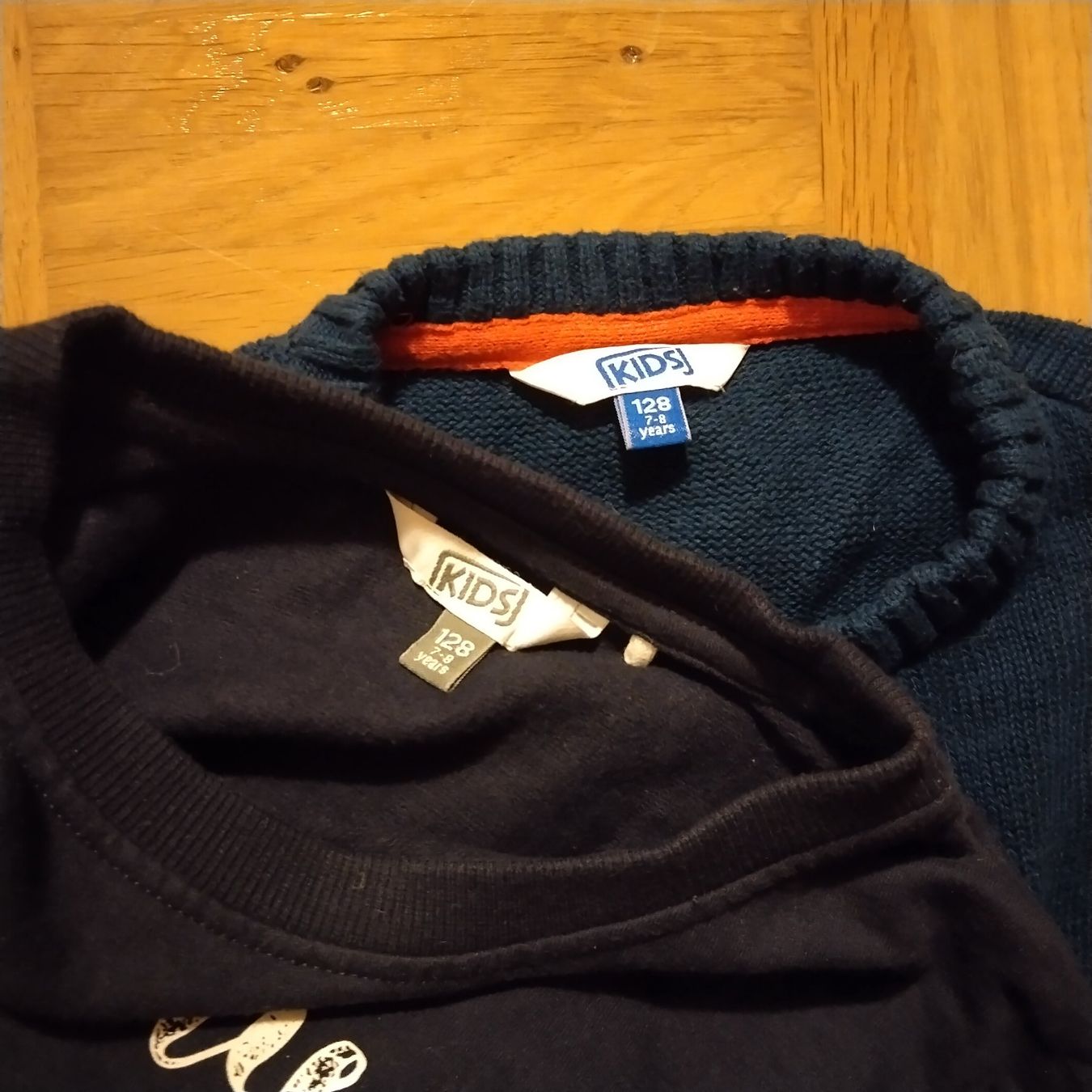 Maglioni & Felpe: 2 Kinder Pullover Weihnachten dunkelblau Grösse 128 gebra... – Usato da Oberdorf NW venduto da niederj 2