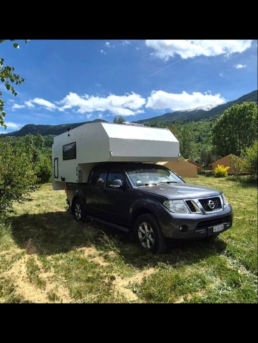 Nissan Veicoli da campeggio: Nissan Navara D40 DC Automatic + Cellule Camping – Usato da Rueyres-Treyfayes venduto da EmileP8992