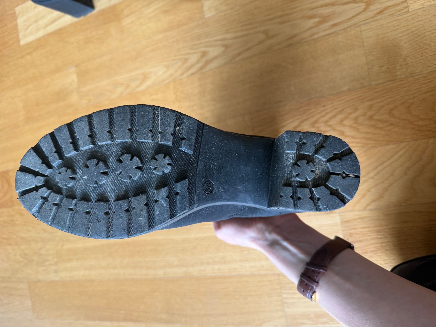 Scarpe da donna: Stiefel mit Absatz, Leder, Grösse 38 – Usato da Winterthur venduto da saalissia 1