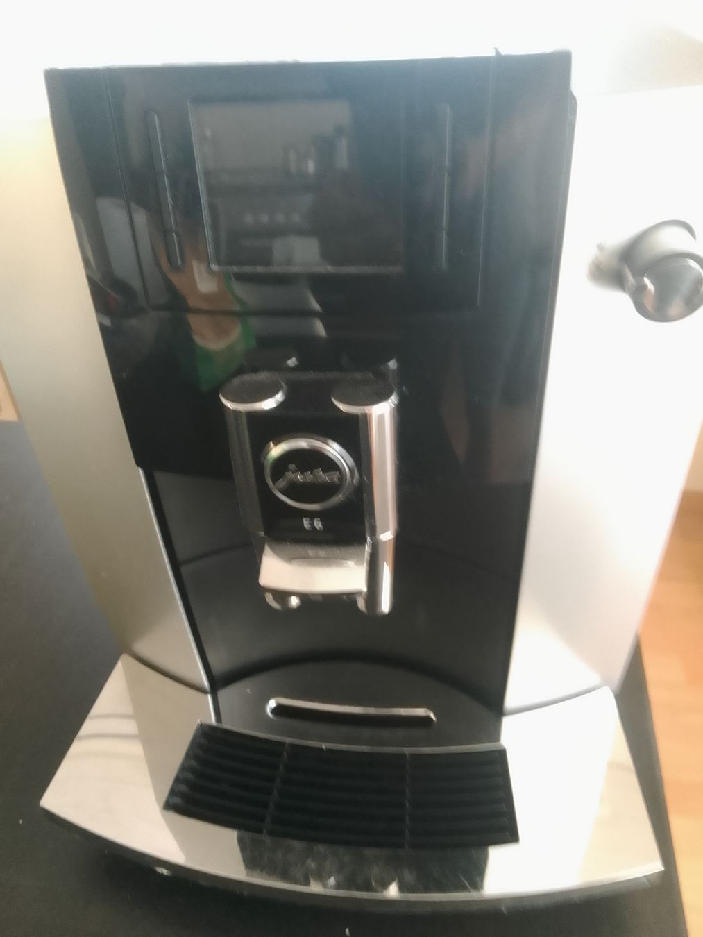 Jura Machines à café & Machines à expresso: Jura Kaffee Maschine E 6 – D'occasion à Pfäffikon ZH par milcow 1