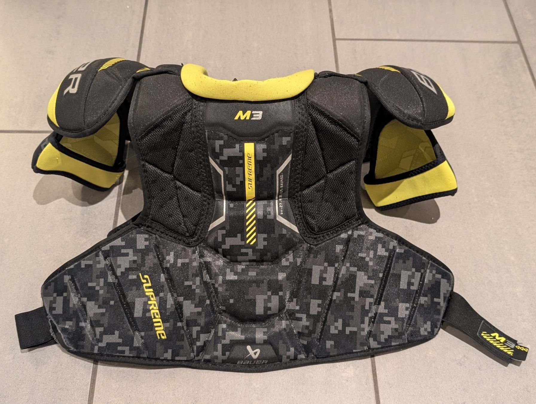 Bauer Protections: *** Bauer Brustpanzer - Grösse S *** – D'occasion à Wollerau par R3D3X3 1