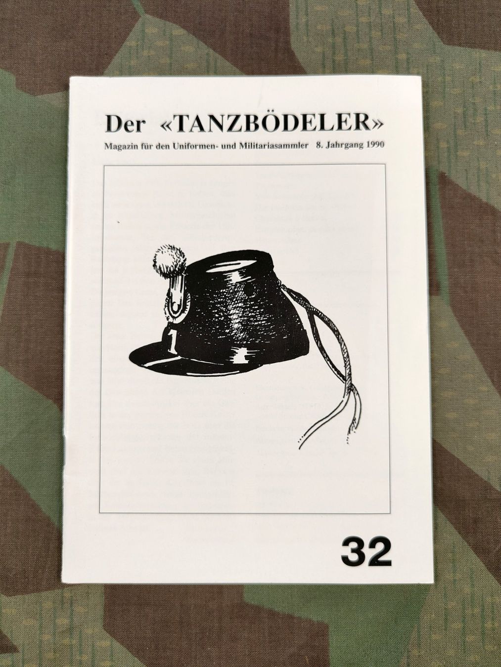 Schweizer Armee Uniformi: Der «TANZBÖDELER» Nr. 32 – Usato da Bauma venduto da SwissMilitaria