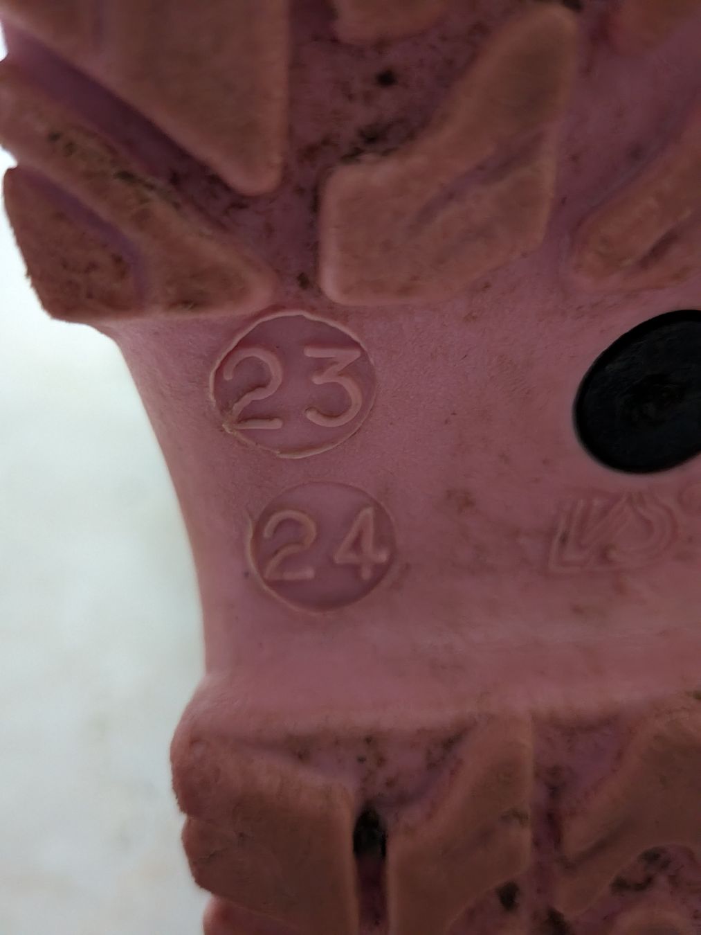 Scarpe per ragazze: Winterstiefel Mädchen, Grösse 23/24 – Usato da Hinteregg venduto da Pribezh 2