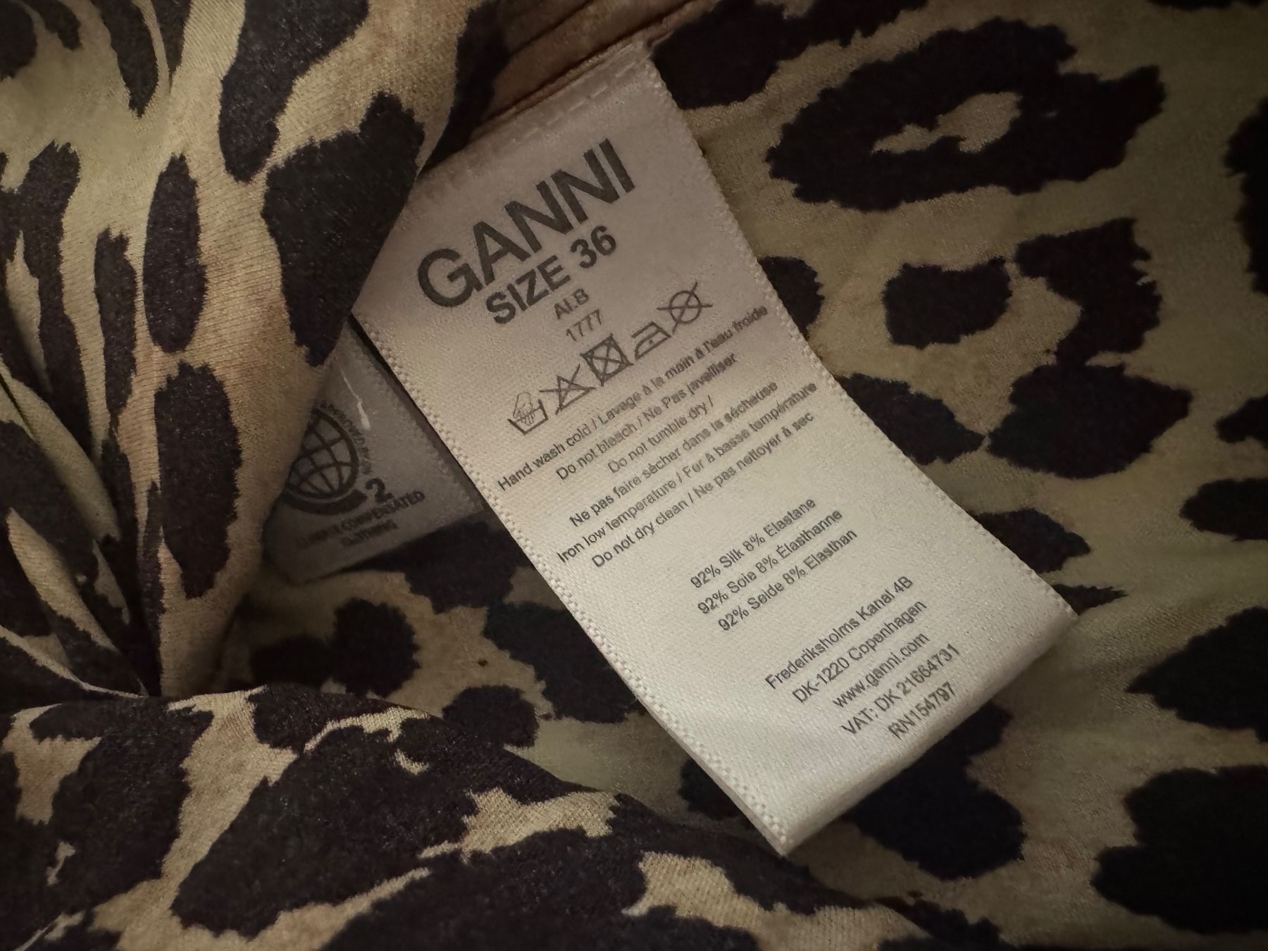 Ganni Gonne: Ganni Leo Rock aus Seide, Gr.36 – Nuovo (secondo la descrizione) da Zürich venduto da Joa_27d6 2