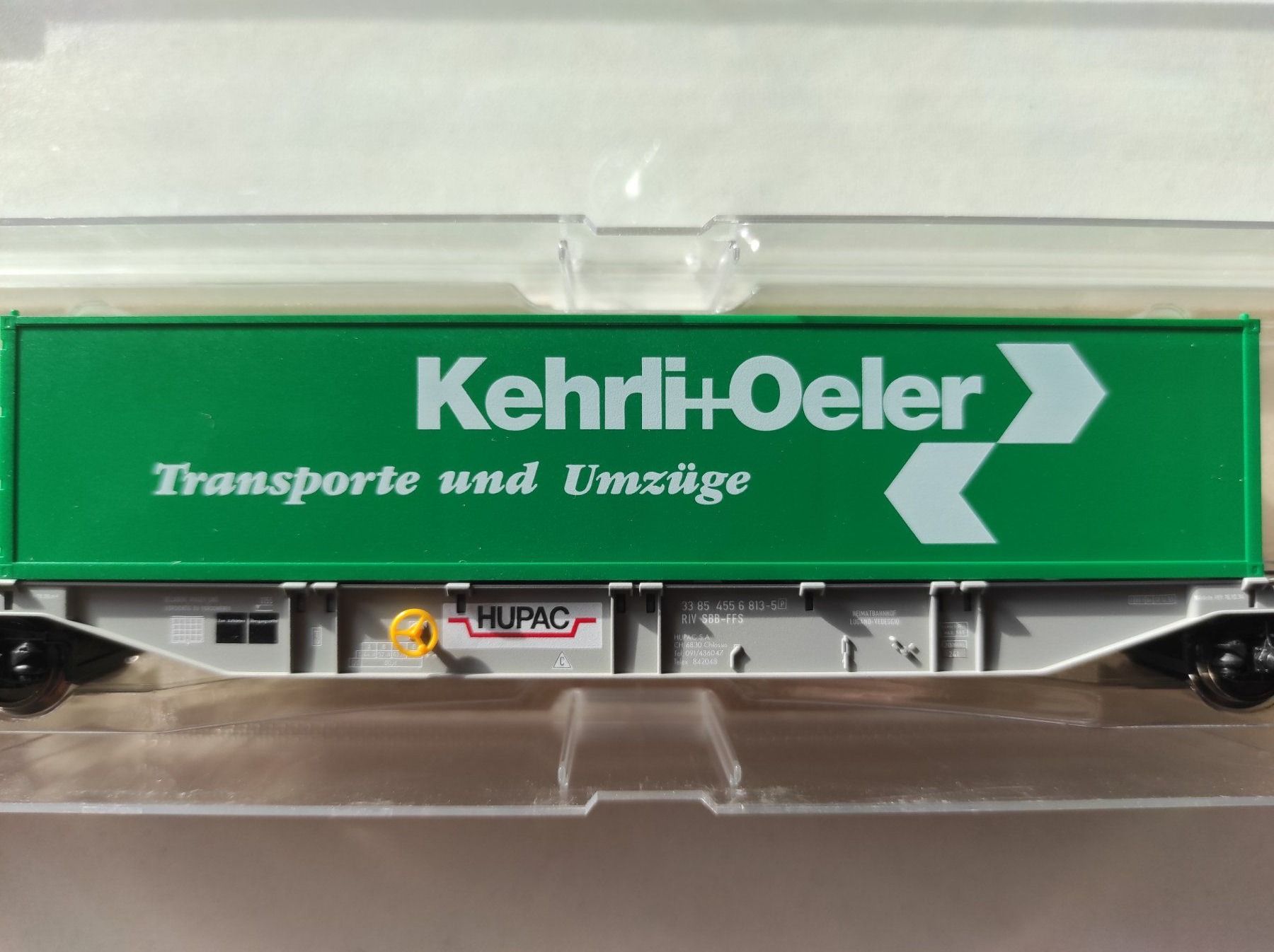 Fleischmann Modellini di ferrovie: Containertragwagen "Kehrli+Oeler" der SBB von Fleischmann H0 – Nuovo e nell'imballaggio originale da La Chaux-de-Fonds venduto da Hobbymodell 1