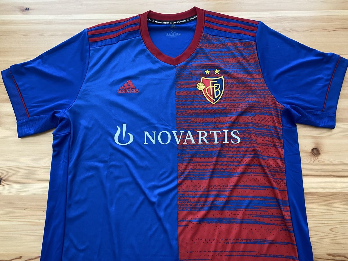 Adidas Canottiere & Pantaloni: Trikot FCBasel  – Usato da Oberentfelden venduto da 6sioux3