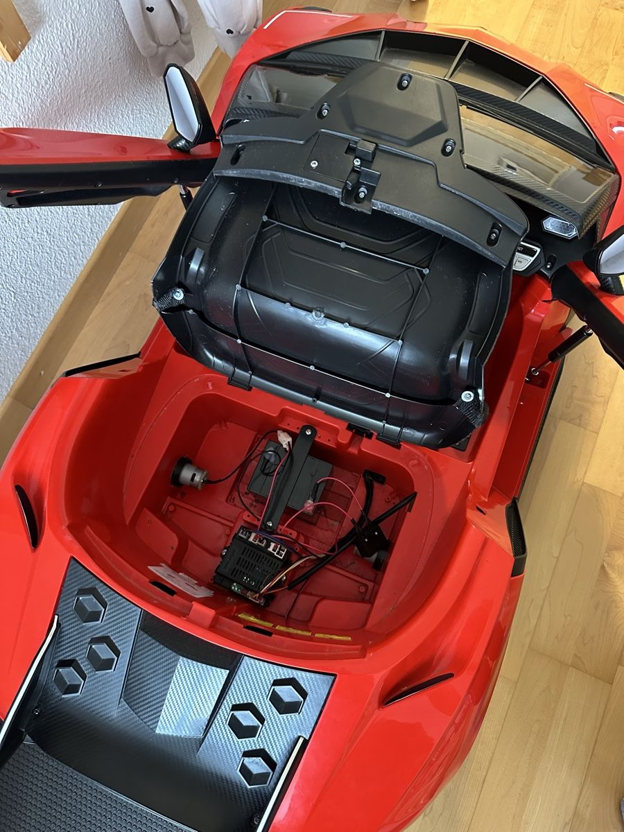Veicoli per bambini: Elektroauto Kinder Lamborghini Design rot  – Usato da St. Gallen venduto da 987JDBA 3