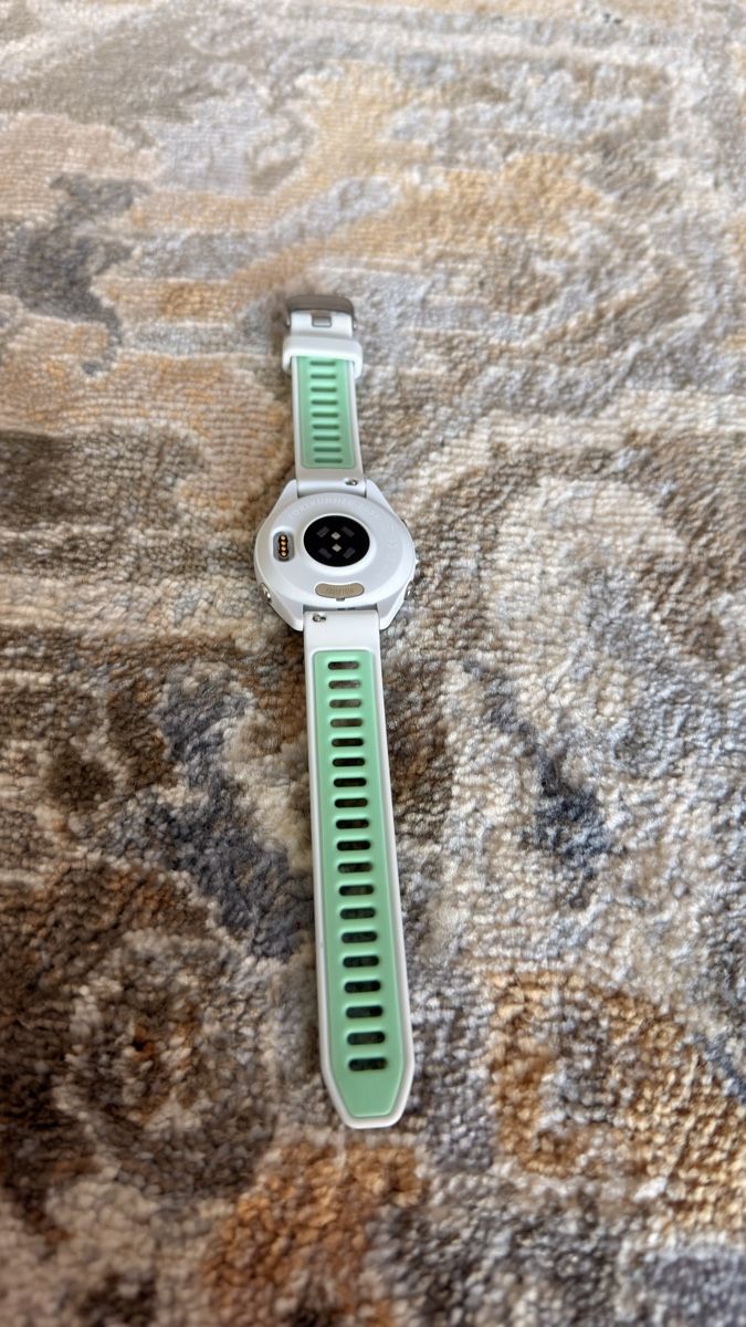 Garmin Smartwatch: Garmin Forerunner 265s weiss – D'occasion à Hausen AG par Sasa20 6