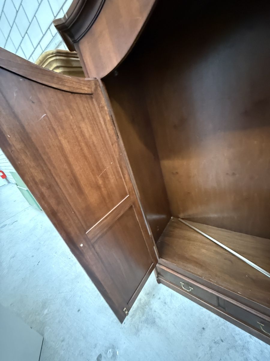 Armoires: Alte Schrank – D'occasion à Horgen par vin_558y