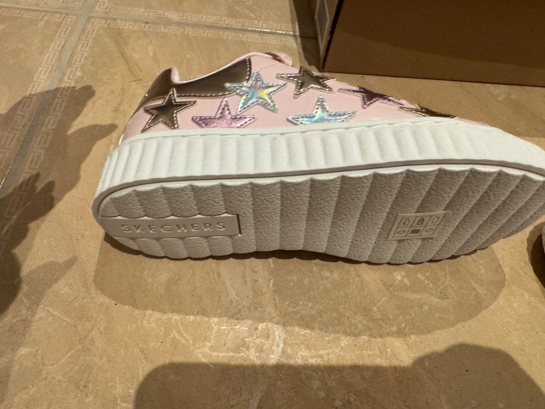 Skechers Scarpe per ragazze: Skechers neue coolste Turnschuhe, 28.5 – Nuovo e nell'imballaggio originale da Klingnau venduto da Markus14 2