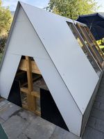 Original Niesenhütte inkl. hochwertigem Pyramidengehege