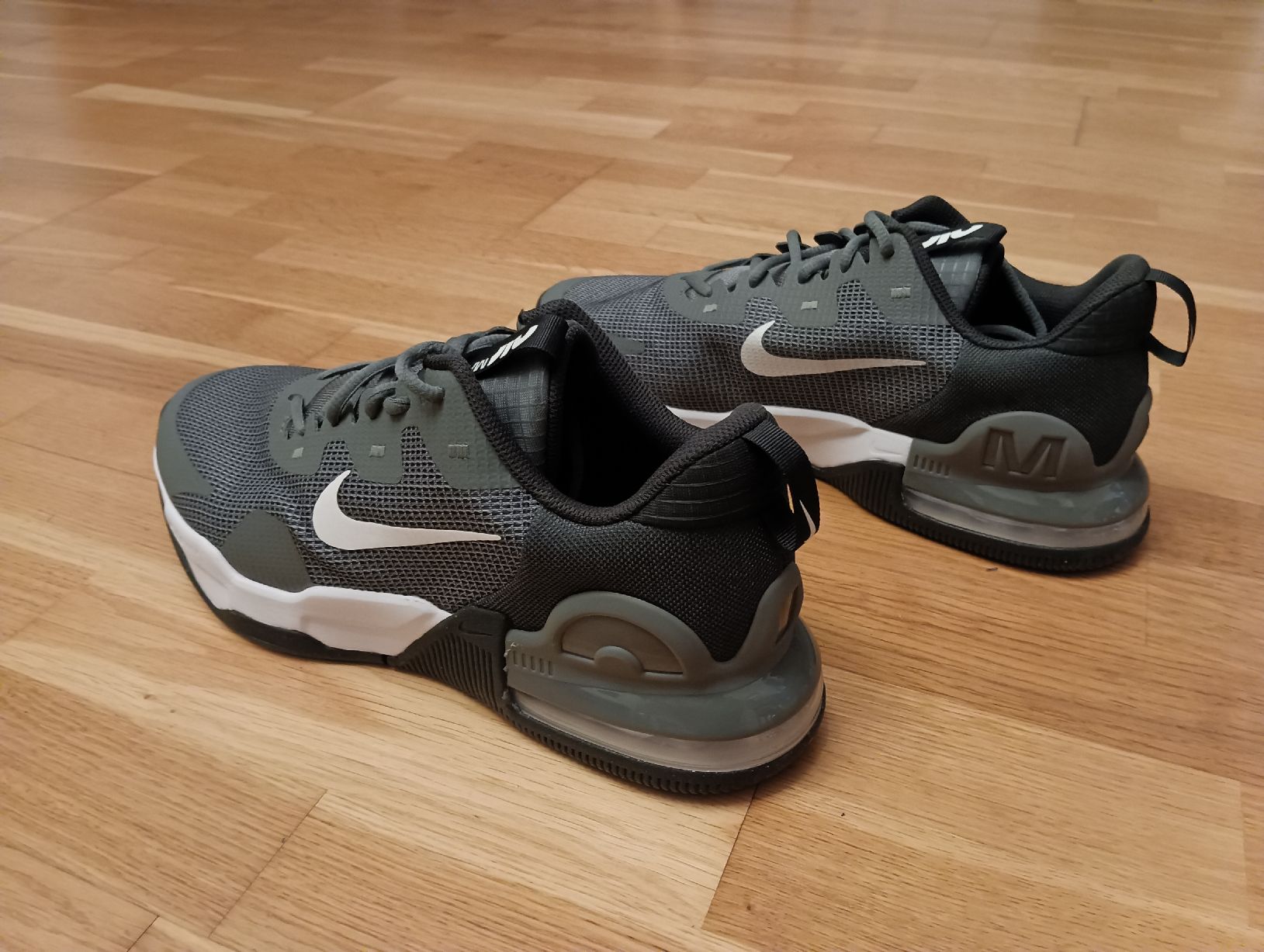 Nike Scarpe da uomo: NIKE AIR MAX ALPHA TRAINER 5 Grösse 45.5 – Nuovo e nell'imballaggio originale da Densbüren venduto da H-76 4