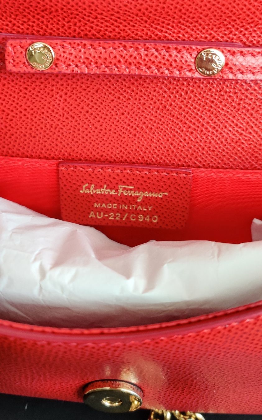 Salvatore Ferragamo Borse da donna: SALVATORE FERRAGAMO VARA BAG – Nuovo (secondo la descrizione) da Zollikon venduto da ces-chic 3