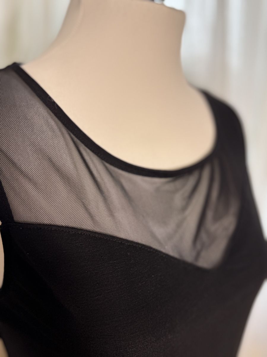 H&M Vestiti: Schwarzes Kleid mit Tülleinsatz Gr. M – Usato da Wetzikon ZH venduto da el-lustigo2 3