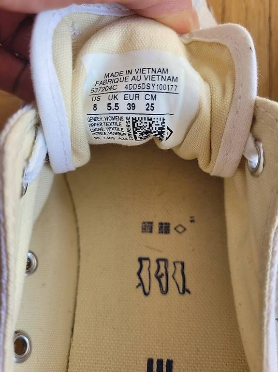 Converse Damenschuhe: Converse weiss gr.39 – Gebraucht aus Pfäffikon SZ von Mrs.Moneypenny 2