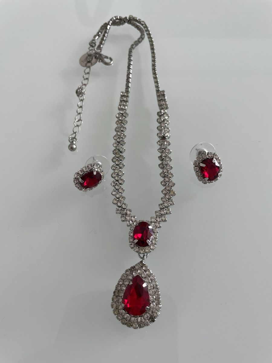 Catenine: Schmuckset Kette mit Ohrstecker – Usato da Rüti ZH venduto da kar_xx9l