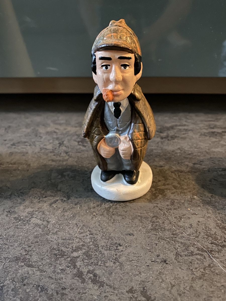 Figuren: Dekorationsfigur Sherlock Holmes mit Lupe gebraucht – Gebraucht aus Zürich von VictoriaV01