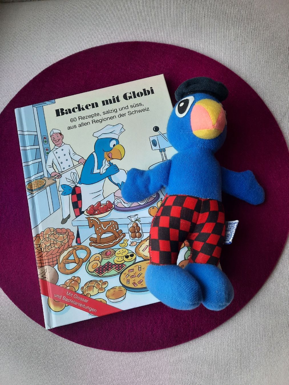 Libri: Globi Backbuch" & Globi Stofftier original DAKIN 1979 – Usato da Vaduz venduto da DIESEL_60