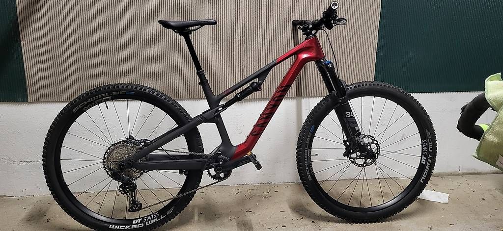 Biciclette: Canyon Neuron CF8 2024 – Usato da Weinfelden venduto da Bb9 2
