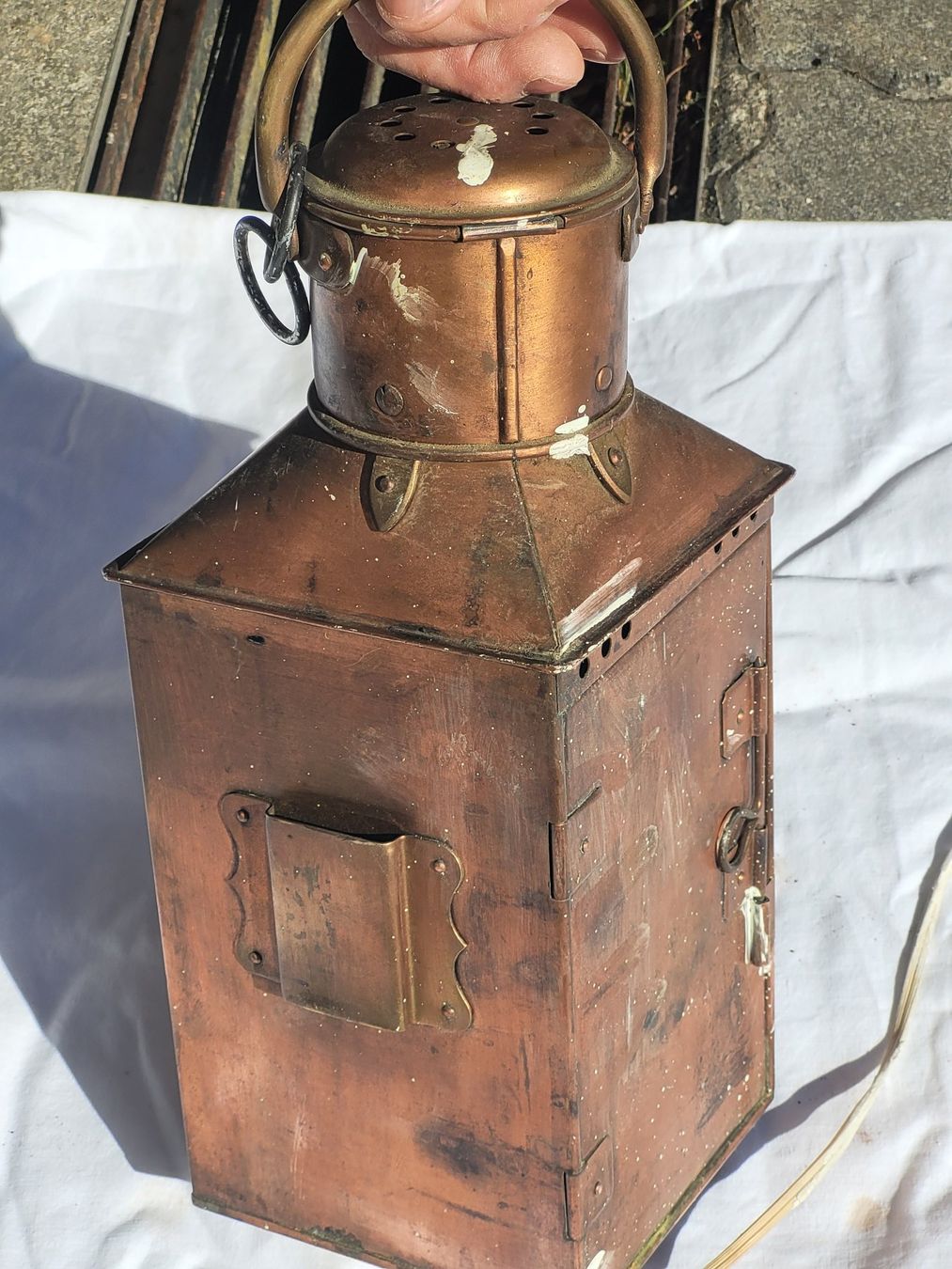 Lampade: Ancienne lampe de marine en cuivre – Usato da Bevaix venduto da pac_7gyt 2