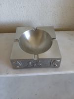 Quadratischer Aschenbecher Metall in altägyptischen Design